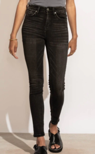 woman wearing black skinny jeans